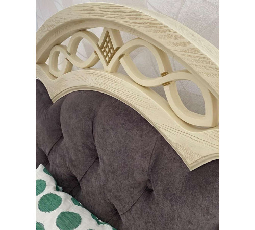 Двуспальная кровать Венеция MUR-101-01 с каретной стяжкой