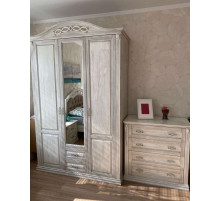 Трехстворчатый шкаф для одежды Венеция MUR-101-03 st с зеркалом